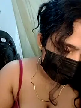 Webcam Model (nosrat014)  is live.Free join now!