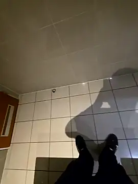 OssiBigCum's live cam