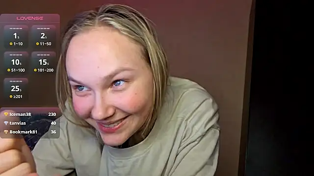 karinrobertson (F teen) - rub my slutty pussy through panties