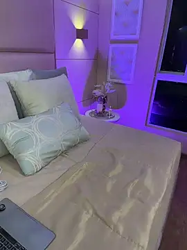 Webcam Model (SaharaRush_)  is live.Free join now!