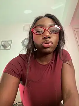 Webcam Model (alissradiante1)  is live.Free join now!