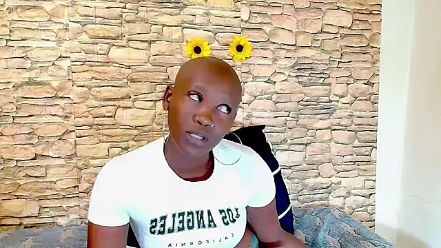 ebonyolive69 - EbonyOlive69's free webcam