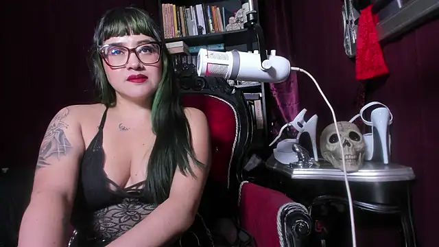 megoddessara - MeGoddesSara's free webcam