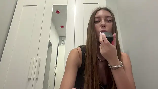 selena_favn - Selena_favn's free webcam