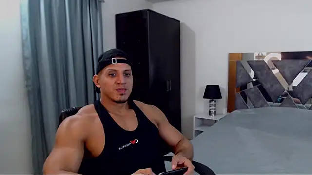 frank_heaven01 (Ask my age) - Big and thick... Get my big load cum