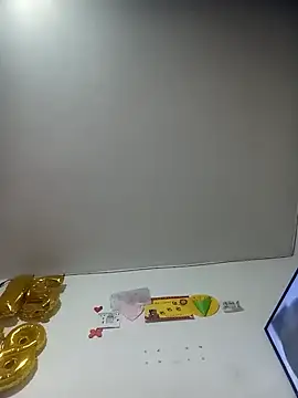 Webcam Model (_Scarlett_Sweet)  is live.Free join now!