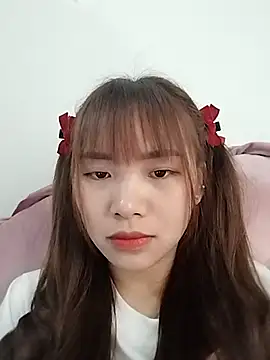 Webcam Model (Linkly-ly)  is live.Free join now!