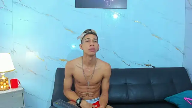 Little_nicoll live sex cam