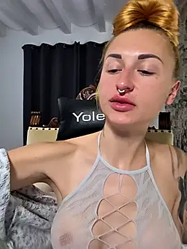 kylie_blck (F young) - Facesitting cam+1LIVEPIC