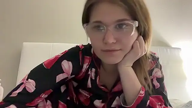 riley_ray69 (F young) - naked 20 min