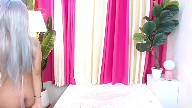 Notaestheticallykylinee live sex cam