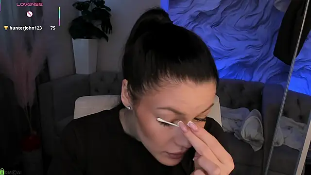 aria_mila - Aria_Mila's free webcam - UK Sex Cams