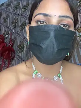 cuti-naina - CUTI-NAINA's free webcam - UK Sex Cams