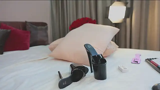 MillaBelle live sex cam