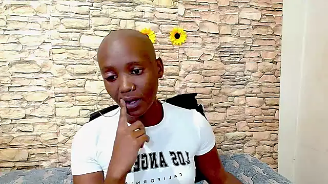 EbonyOlive69 live sex cam