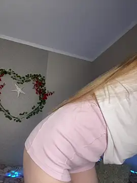 avatayloor (F young) - Lower shorts and punish my naughty ass