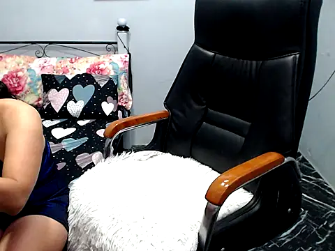 AsianB00bGoddess