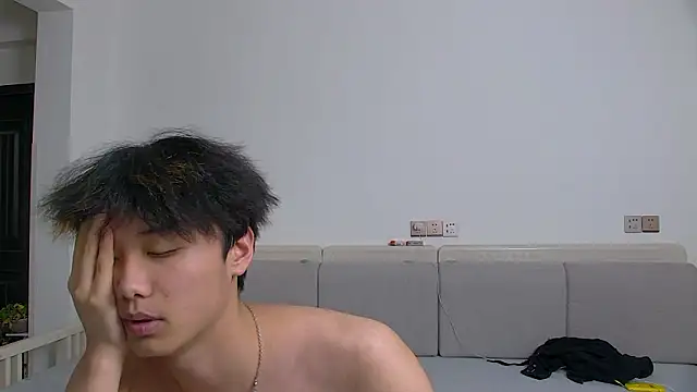 icecream-002's live cam