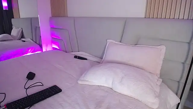 miss_loise - Miss_Loise's free webcam - UK Sex Cams