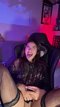 crystal_bunny7's live cam