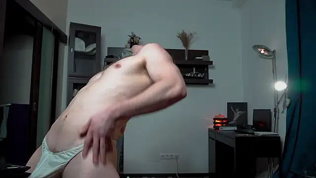 viktorsecret (M young) - naked and flexing