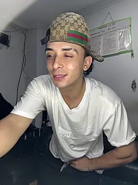 daddyrich_632 (Ask my age) - French kiss😈🥵