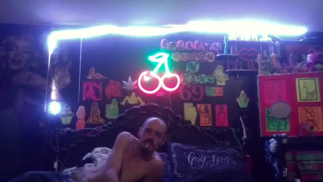 daddyandsplashqueen (Ask my age) - Shake This Phat Ass For U