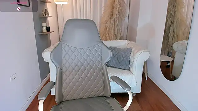 natalia_leon8 (F milf) - suck the dildo