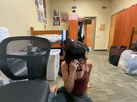 petitelatinateen live sex cam