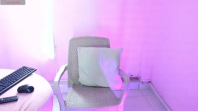 rouxinferno_cr - Rouxinferno_cr's free webcam