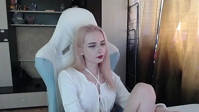 cutti_crystal - Cutti_Crystal's free webcam - UK Sex Cams