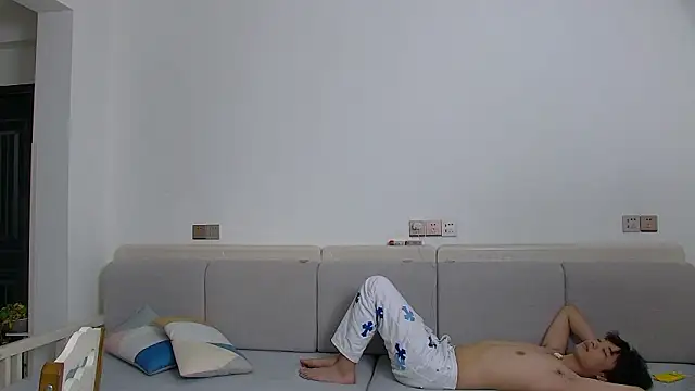 icecream-002 - Icecream-002's free webcam - UK Sex Cams