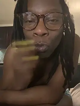 littyleesh1 - Littyleesh1's free webcam