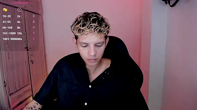 tylernova live sex cam