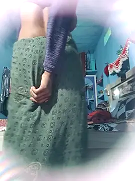 Webcam Model (Queen_chayna)  is live.Free join now!