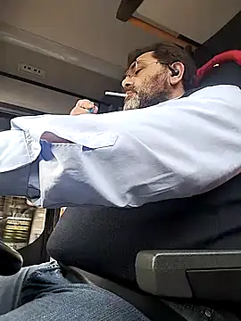 necroforo (M mature) - Senza masturbarmi e venire fino al goal