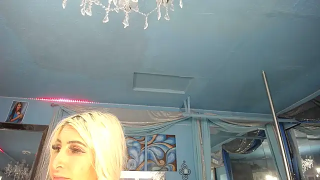 adrianna_fox - ADRIANNA_FOX's free webcam - UK Sex Cams