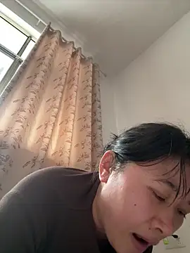 daaqnn (F milf) - 进直播间达到100币就私送胸部照片。达到三百就送阴部照，达到600就送喷水视频