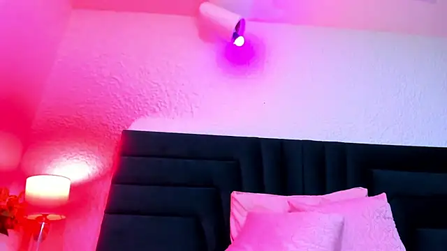 victoriarouge_ (F young) - spank and twerk ass😈