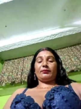 Webcam Model (YOURFIVAA)  is live.Free join now!