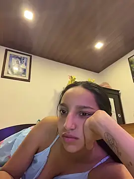 Webcam Model (Eve_Ritz)  is live.Free join now!