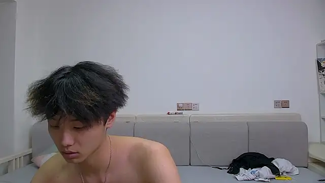 icecream-002's live cam