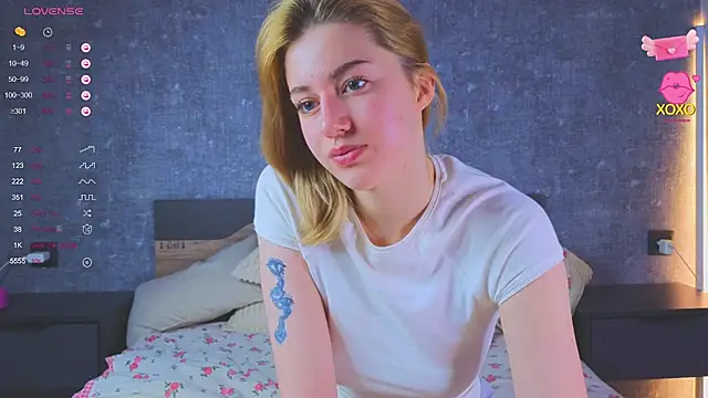 alice_presly - Alice_Presly's free webcam - UK Sex Cams