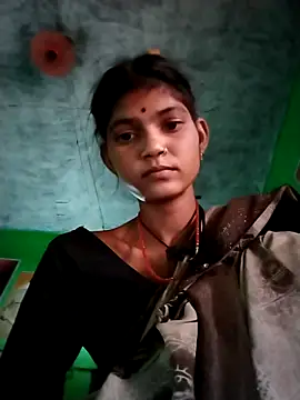 Webcam Model (Jooli_cuty)  is live.Free join now!