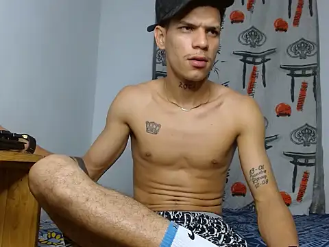 ethanchamo - Ethanchamo's free webcam - UK Sex Cams