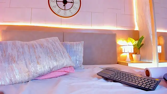 meloddy_rose - Meloddy_Rose's free webcam - UK Sex Cams