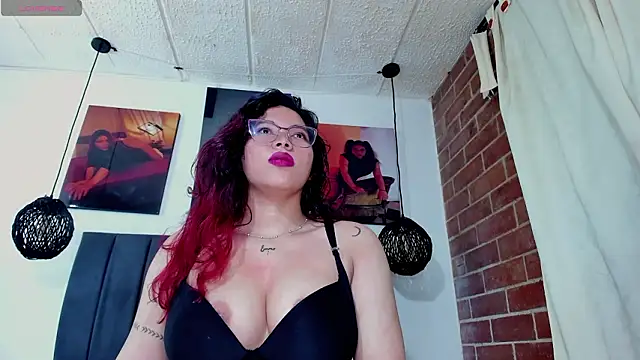 kyliejenner_hot - Kyliejenner_hot's free webcam - UK Sex Cams