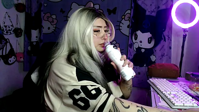 lussyevans24 - Lussyevans24's free webcam - UK Sex Cams