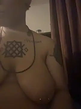 nickytheehawtie - Nickytheehawtie's free webcam - UK Sex Cams