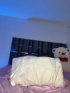 Webcam Model (Bella-kim-)  is live.Free join now!